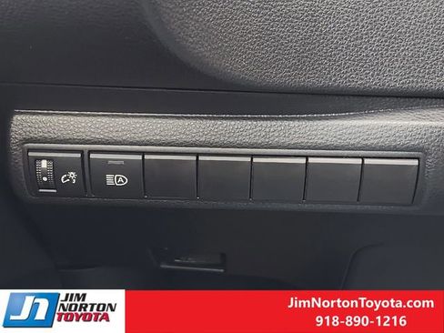 Used 2025 Toyota Corolla SE w/ SE Premium Package FWD image 24