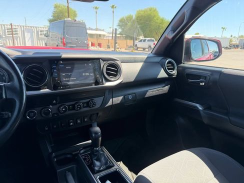 Used 2019 Toyota Tacoma TRD Sport w/ Technology Package AWD/4WD image 24