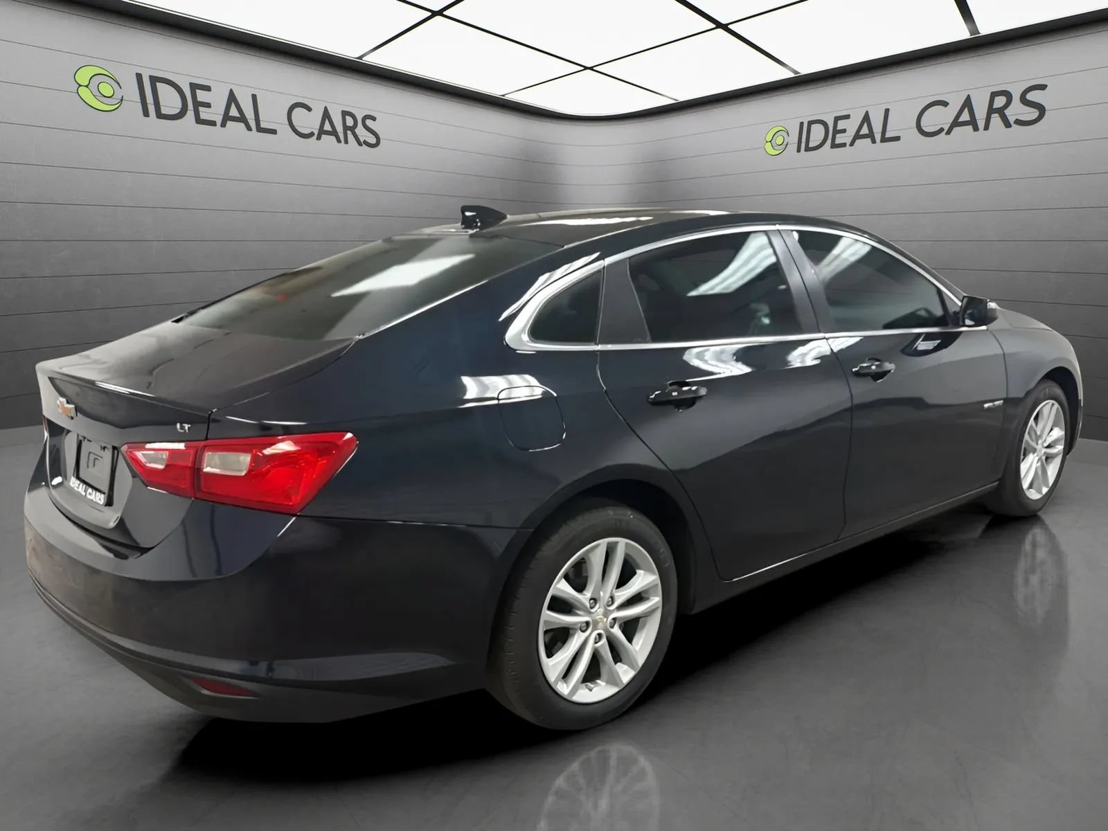 Used 2018 Chevrolet Malibu LT FWD image 5