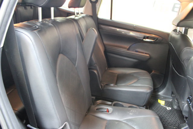 Used 2020 Toyota Highlander Platinum AWD/4WD image 9