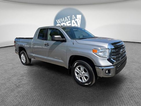 Used 2017 Toyota Tundra SR5 AWD/4WD image 1
