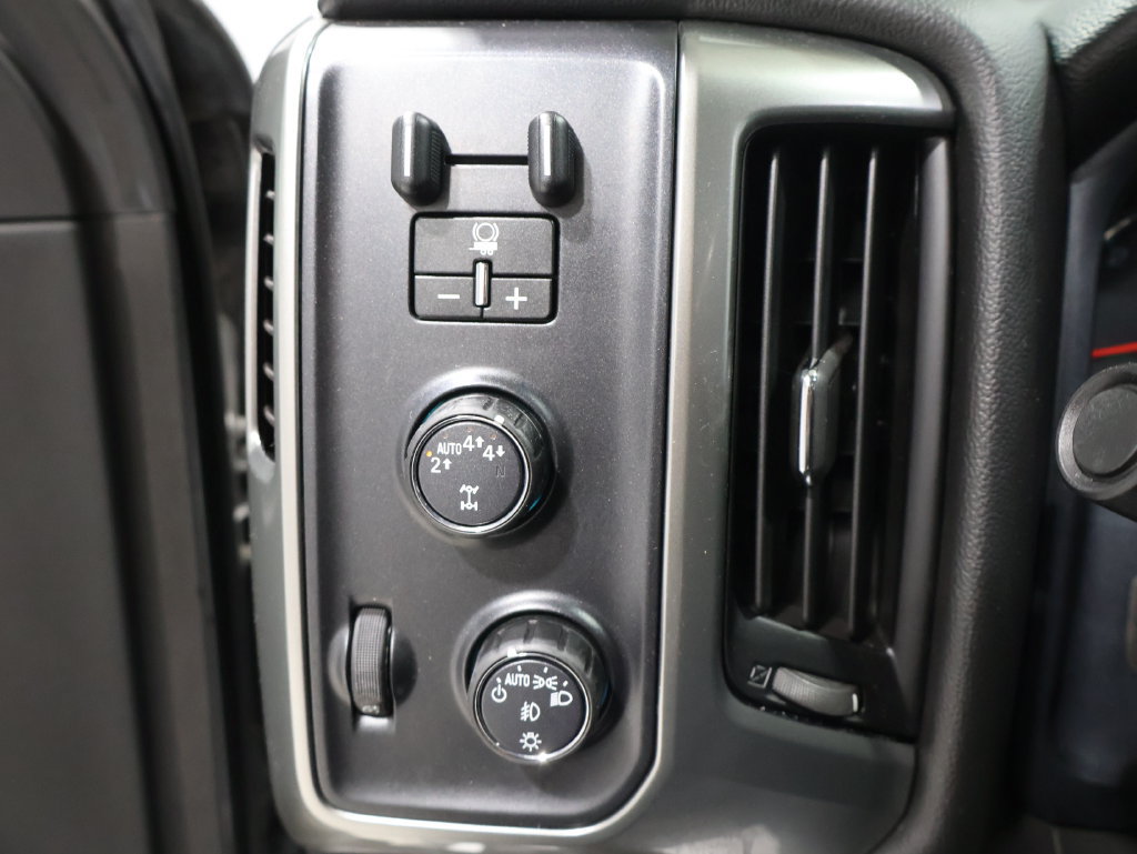Used 2018 Chevrolet Silverado 1500 LT w/ All Star Edition AWD/4WD image 34