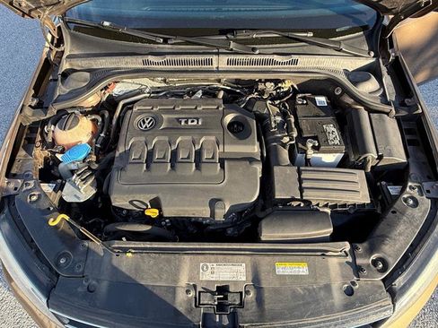 Used 2015 Volkswagen Jetta TDI SEL image 9