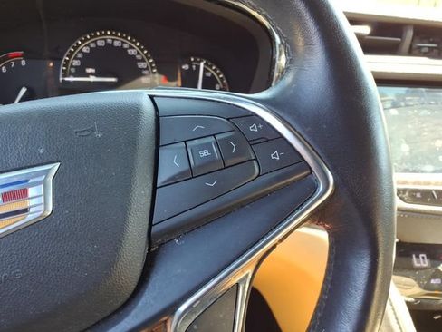 Used 2019 Cadillac XT5 FWD image 32