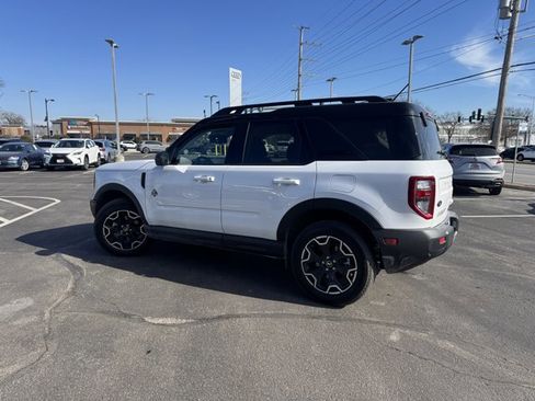 Used 2025 Ford Bronco Sport Outer Banks image 3