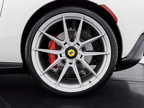 Used 2022 Ferrari Roma RWD image 35