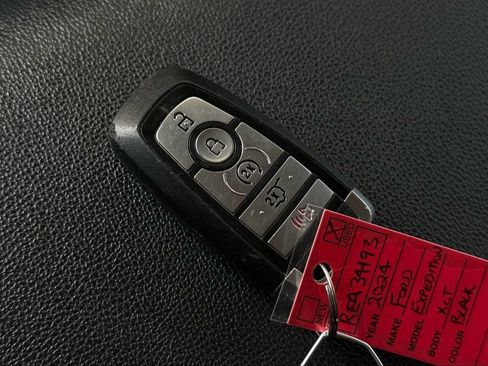 Used 2024 Ford Expedition XLT image 31