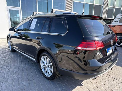 Used 2018 Volkswagen Golf Alltrack S AWD/4WD image 3
