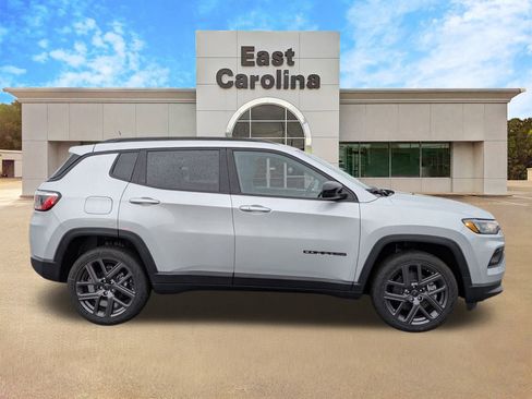 New 2026 Jeep Compass Latitude AWD/4WD image 2