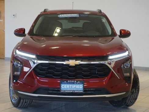 Certified 2025 Chevrolet Trax LT w/ LT Convenience Package image 5