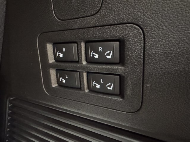Used 2025 Nissan Armada SL w/ Captain's Chari Seat Package RWD image 24