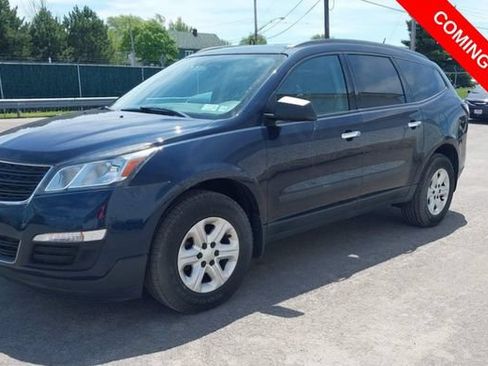 Used 2017 Chevrolet Traverse LS AWD/4WD image 2