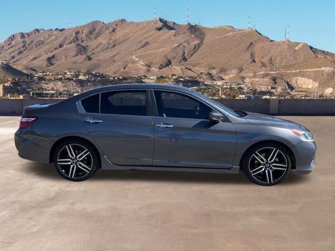 Used 2017 Honda Accord Sport image 12