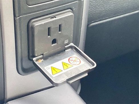 Used 2023 RAM 1500 Classic SLT w/ Trailer & Traction Group image 27