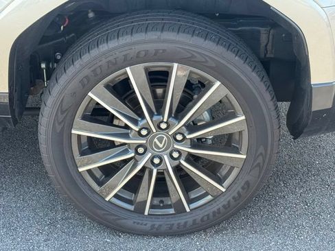 Used 2024 Lexus GX 550 AWD/4WD image 5