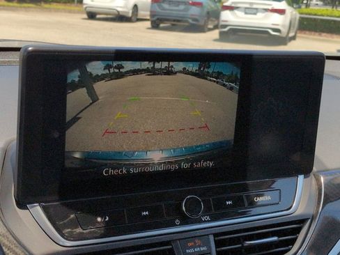 Used 2023 Nissan Altima 2.5 SR w/ SR Premium Package image 21