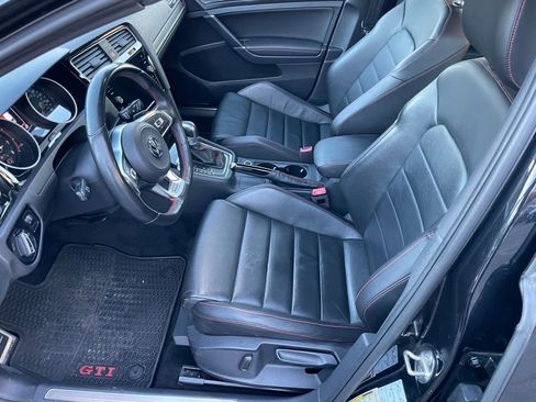 Used 2019 Volkswagen GTI SE w/ SE Experience Package image 26