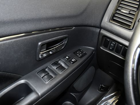 Used 2023 Mitsubishi Outlander Sport LE AWD/4WD image 32