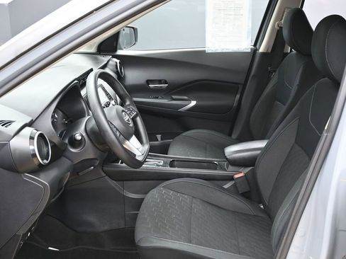 Used 2024 Nissan Kicks SV w/ Interior Electronics Package FWD image 14