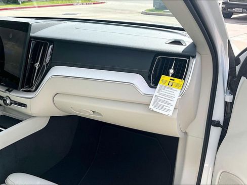 New 2026 Volvo XC60 B5 Ultra w/ Protection Package Premier AWD/4WD image 18