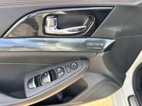 Used 2021 Nissan Maxima SR w/ Sport Mat Group image 19