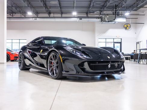 Used 2021 Ferrari 812 GTS RWD image 3