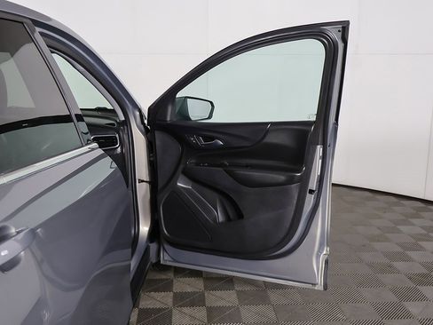 Used 2019 Chevrolet Equinox LT image 14