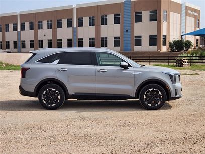 New 2026 Kia Sorento S w/ S Panoramic Sunroof Package