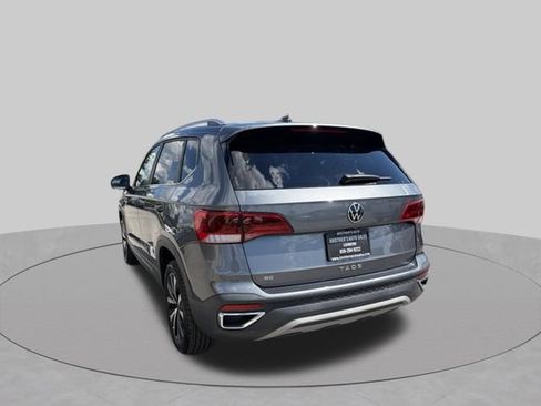 Used 2023 Volkswagen Taos SE FWD image 4