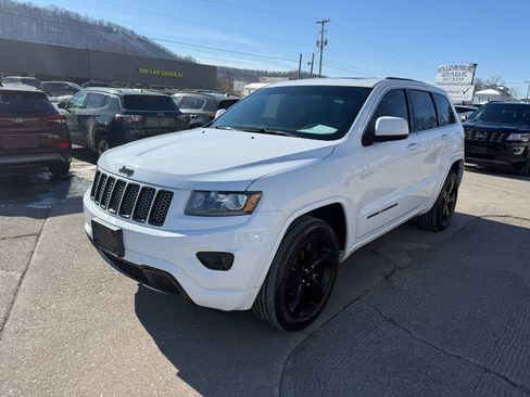 Used 2015 Jeep Grand Cherokee Altitude image 3