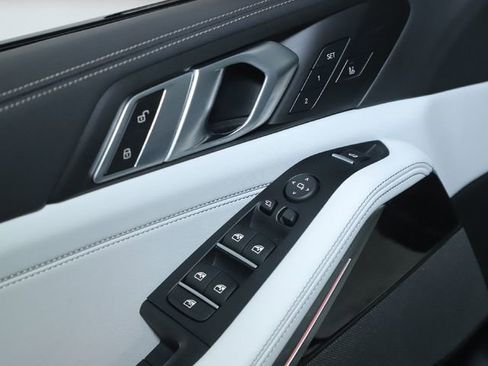 Used 2025 BMW X5 xDrive40i w/ M Sport Package image 17