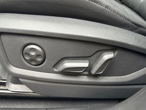 Certified 2025 Audi Q5 2.0T Premium Plus w/ Premium Plus Package image 12