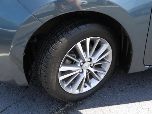 Used 2015 Toyota Corolla LE FWD image 14
