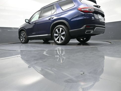 Certified 2024 Honda Pilot Touring image 35
