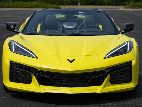 Used 2023 Chevrolet Corvette Z06 w/ Stealth Interior Trim Package RWD image 3