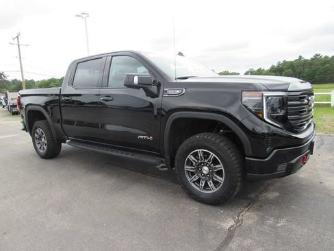 Used 2024 GMC Sierra 1500 AT4 w/ Technology Package AWD/4WD image 6