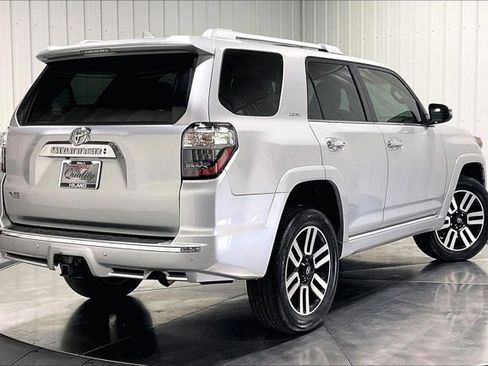 Used 2022 Toyota 4Runner Limited AWD/4WD image 13
