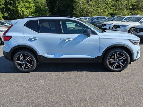 Used 2026 Volvo XC40 B5 Core AWD/4WD image 7