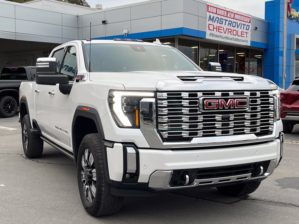 Used 2024 GMC Sierra 2500 Denali w/ Denali Reserve Package AWD/4WD image 3