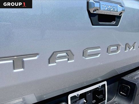 Used 2025 Toyota Tacoma Limited AWD/4WD image 10