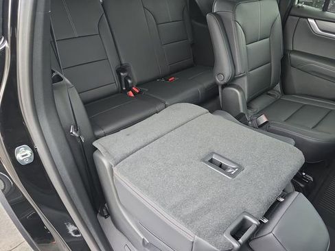 Certified 2025 GMC Acadia Elevation w/ Elevation Premium Package image 27