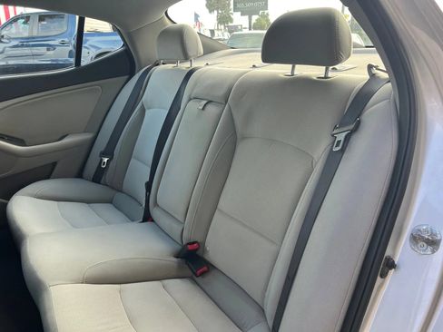Used 2012 Kia Optima LX w/ Convenience Pkg FWD image 21