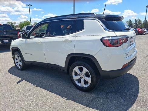 Used 2020 Jeep Compass Latitude w/ Cold Weather Group AWD/4WD image 4