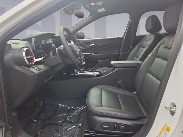 Certified 2025 Chevrolet Trax RS w/ Driver Confidence Package FWD image 10