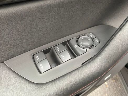 Certified 2025 Chevrolet Blazer RS image 17