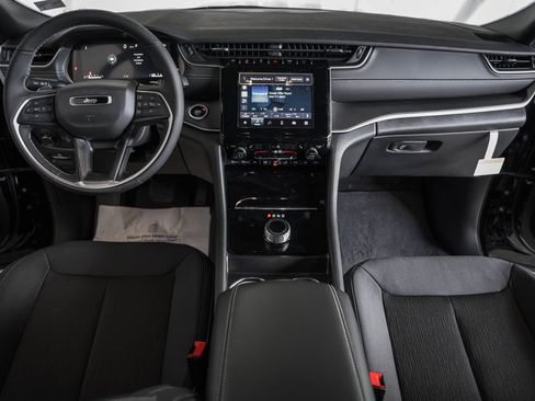 New 2025 Jeep Grand Cherokee Laredo X image 19