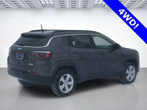 Used 2018 Jeep Compass Latitude image 3