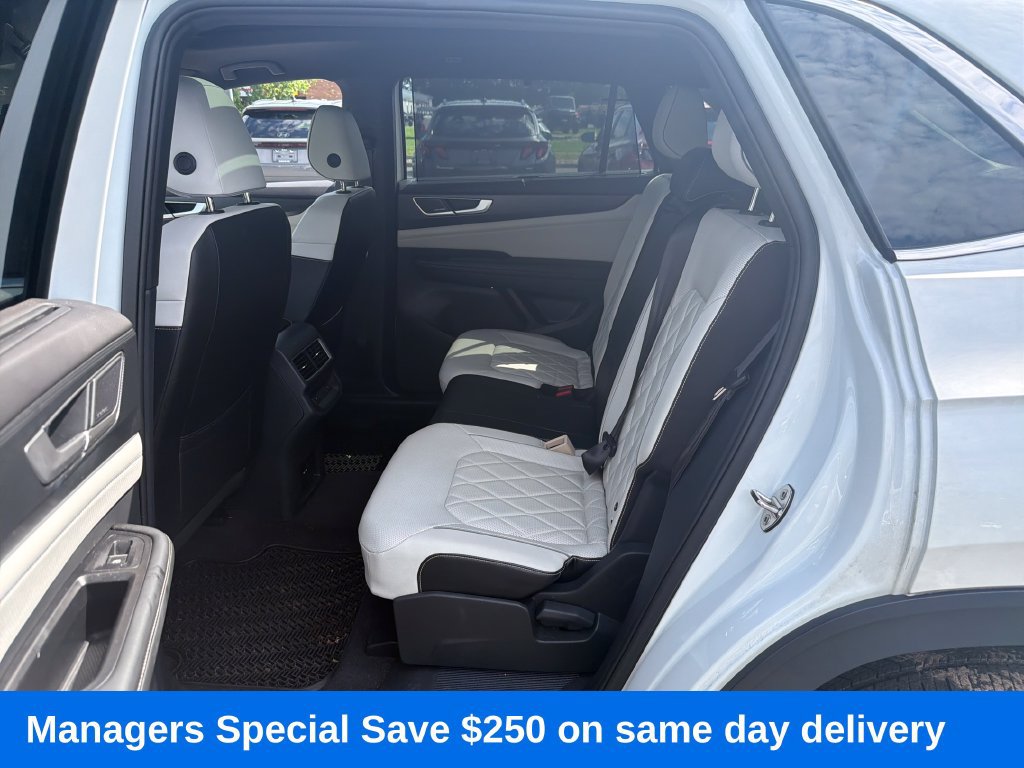 Used 2024 Volkswagen Atlas Cross Sport SEL Premium R-Line AWD/4WD image 24