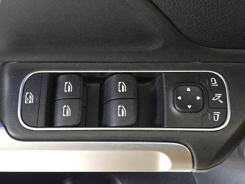 Used 2020 Mercedes-Benz GLB 250 4MATIC image 24