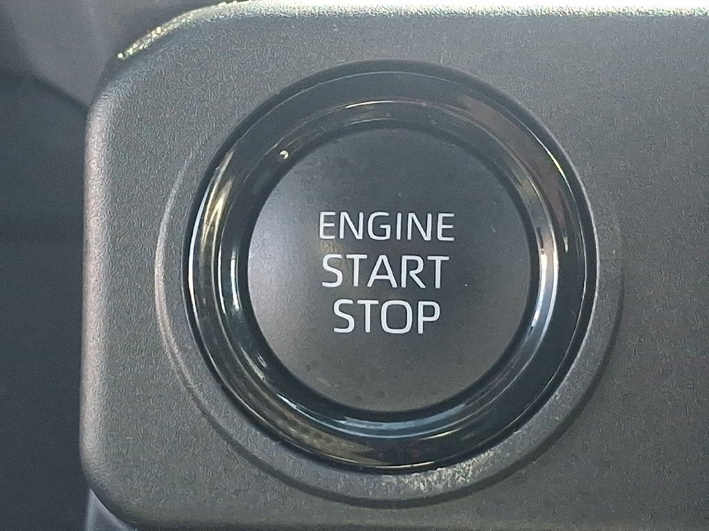 Certified 2025 Toyota Tacoma SR5 AWD/4WD image 30